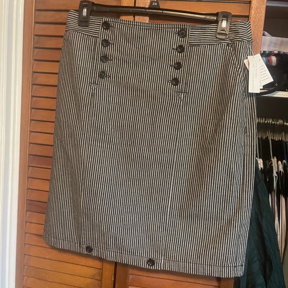 Larry Levine Black and White Striped Pencil Skirt - Picture 1 of 4